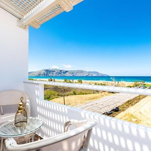 Pinelopi Beach Suites